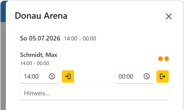 Mitarbeiter checkt eine einzelne Schicht über Zeit-Picker ein und aus