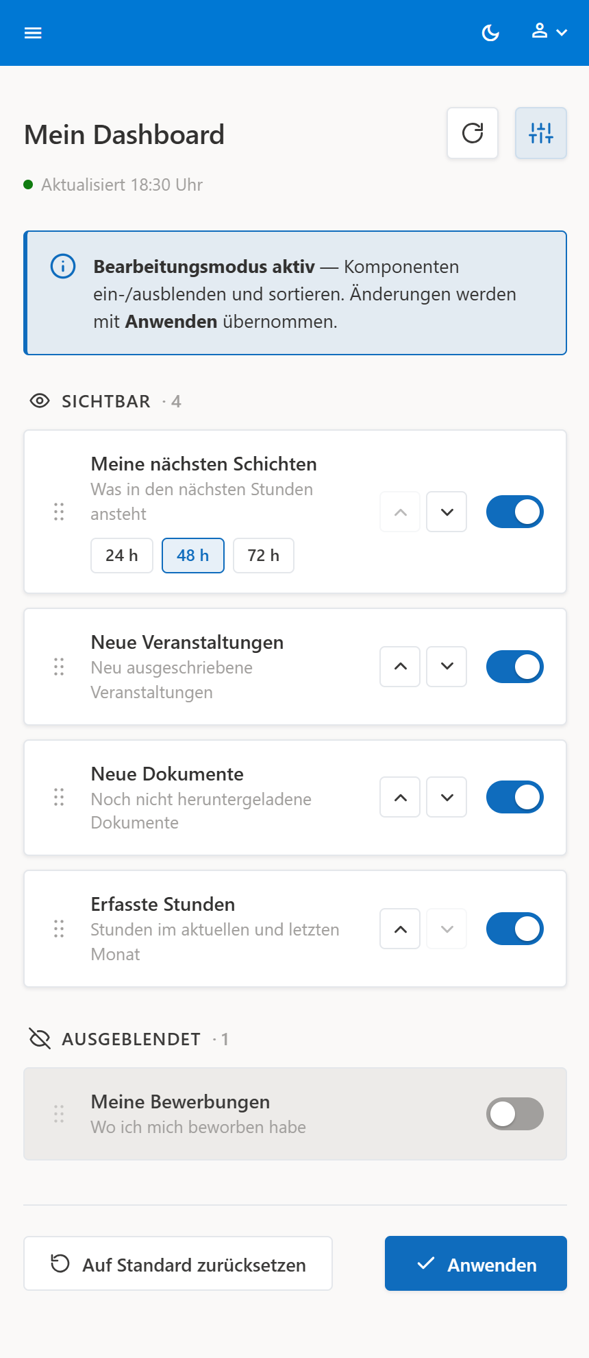 Bearbeitungsmodus des Mitarbeiter-Dashboards mit sichtbaren und ausgeblendeten Karten
