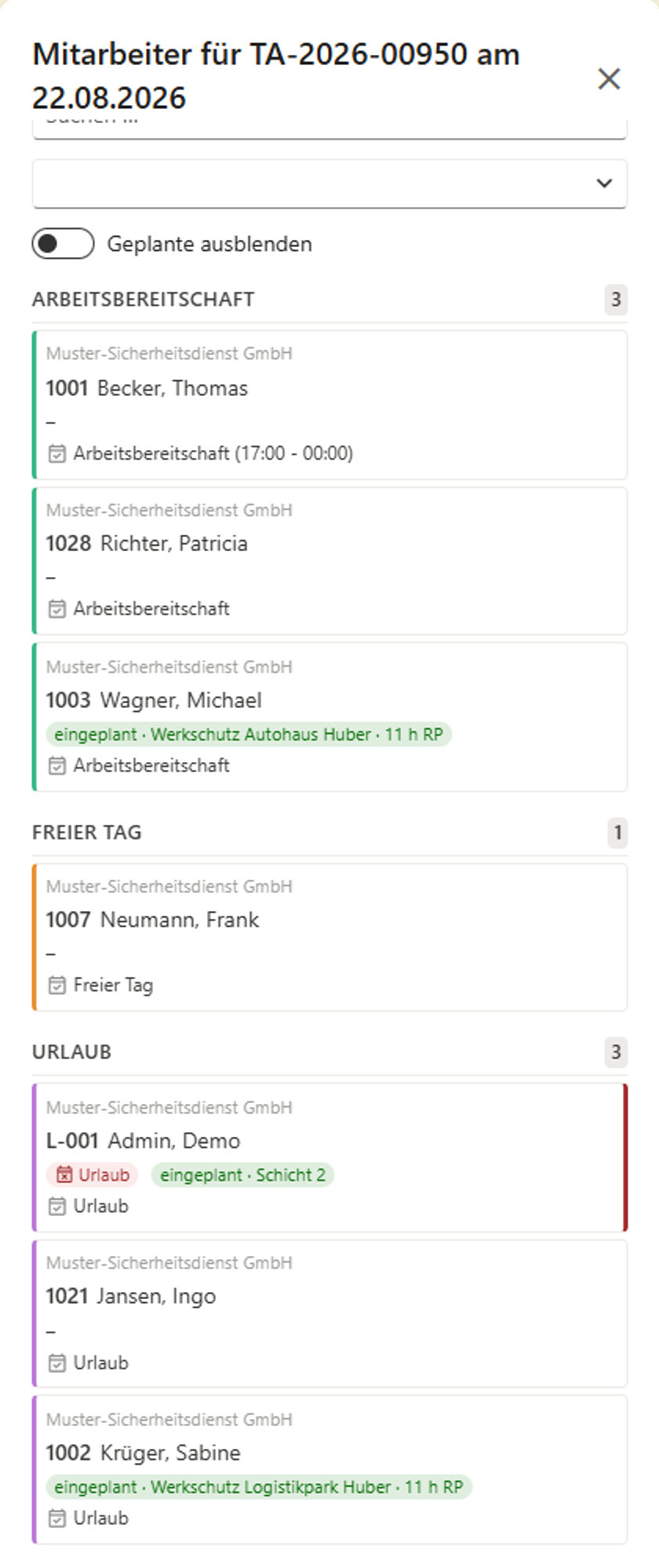 Auswahl-Panel mit den Gruppen Arbeitsbereitschaft, Freier Tag und Urlaub; eine Karte trägt einen roten rechten Rand und ein rotes Etikett „Urlaub“